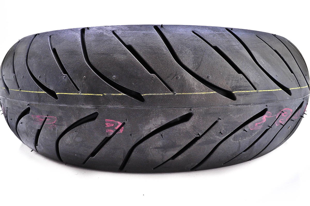 Bridgestone 130/70 R16 - Confronta Prezzi - 8