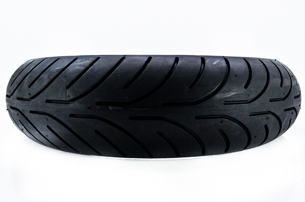 Avon AM23 Race Rear Tire 150/70VB18 Medium 90000000512